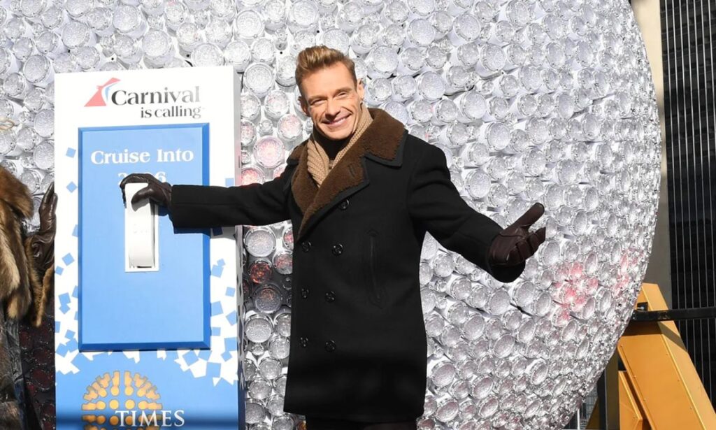 How much does Ryan Seacrest get paid for NYE?