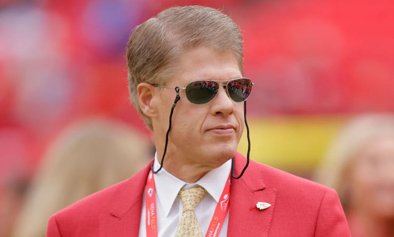 Clark Hunt Net Worth